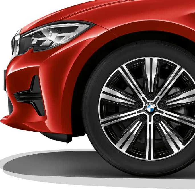18" Leichtmetallräder Doppelspeiche 782 Bicolor BMW 3er Limousine (G20) Nahaufnahme 18" Leichtmetallräder Doppelspeiche 782 Bicolor BMW 3er Limousine (G20) Modell Advantage in Melbourne Rot metallic