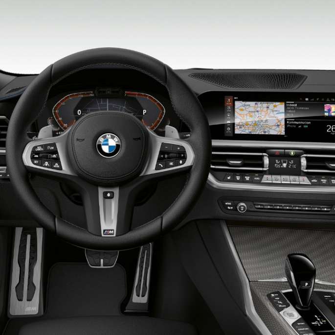 BMW 3er Limousine (G20), Modell M Sport Cockpit Frontale Nahaufnahme des fahrerseitigen Cockpits der BMW 3er Limousine (G20) mit der Ausstattung des Modells M Sport.
