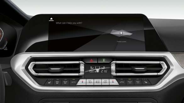 Control Display der BMW 3er Limousine (G20) mit BMW Intelligent Personal Assistant Front-Nahaufnahme des Control Displays der BMW 3er Limousine (G20) mit BMW Intelligent Personal Assistant.
