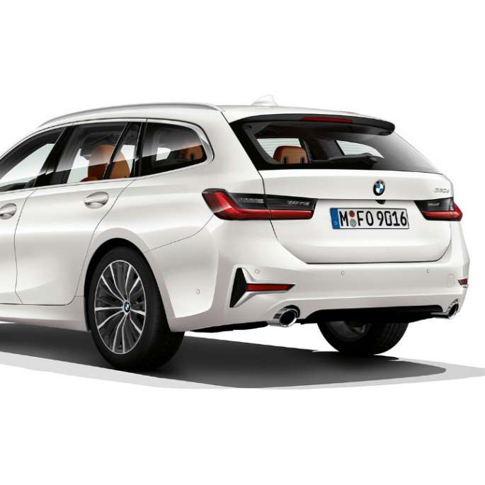 Modell Luxury Line Dreiviertel-Heckaufnahme BMW 3er Touring, Modell Luxury Line Dreiviertel-Heckaufnahme