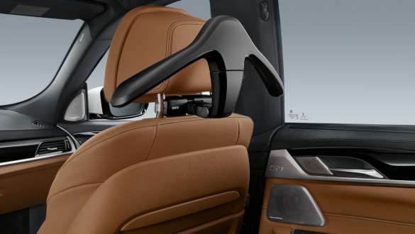 BMW Kleiderbügel Schwarz Travel & Comfort BMW 6er Gran Turismo G32 2020 BMW Kleiderbügel Schwarz Travel & Comfort BMW 6er Gran Turismo G32 2020 Nahaufnahme