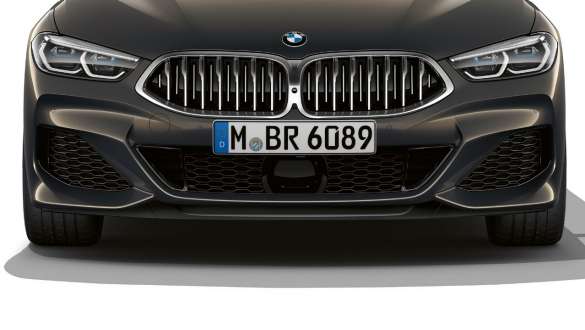 BMW M850i xDrive Dravitgrau metallic, Frontschürze. BMW M850i xDrive Dravitgrau metallic, Frontschürze.