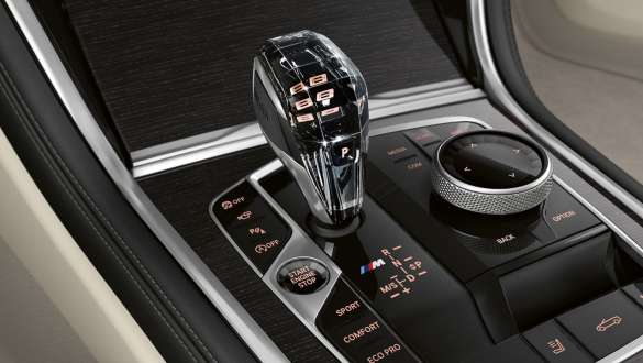 BMW M850i xDrive Dravitgrau metallic, Glasapplikation 'CraftedClarity'. BMW M850i xDrive Dravitgrau metallic, Glasapplikation 'CraftedClarity'.