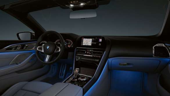 BMW M850i xDrive Dravitgrau metallic, Ambientes Licht. BMW M850i xDrive Dravitgrau metallic, Ambientes Licht.