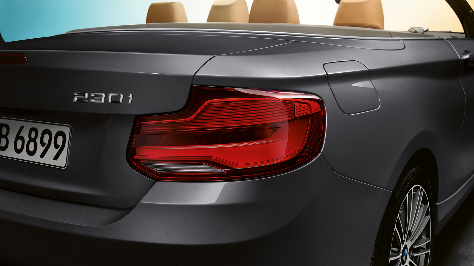 BMW 2er Cabrio, Modellkennzeichnung am Heck BMW 2er Cabrio, Modellkennzeichnung am Heck