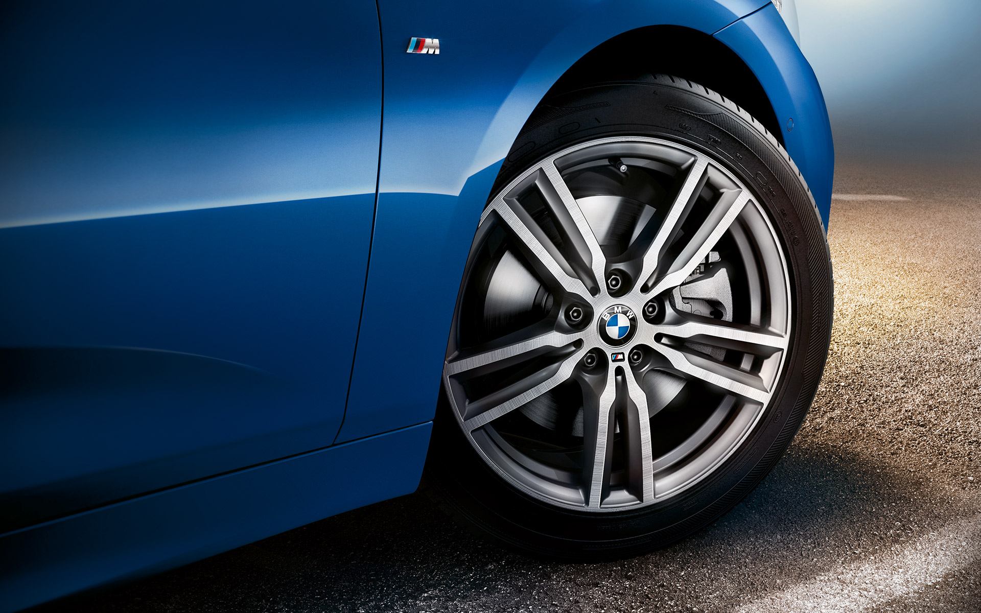 Rad und Felge eines BMW 2er Gran Tourer Rad und Felge eines BMW 2er Gran Tourer
