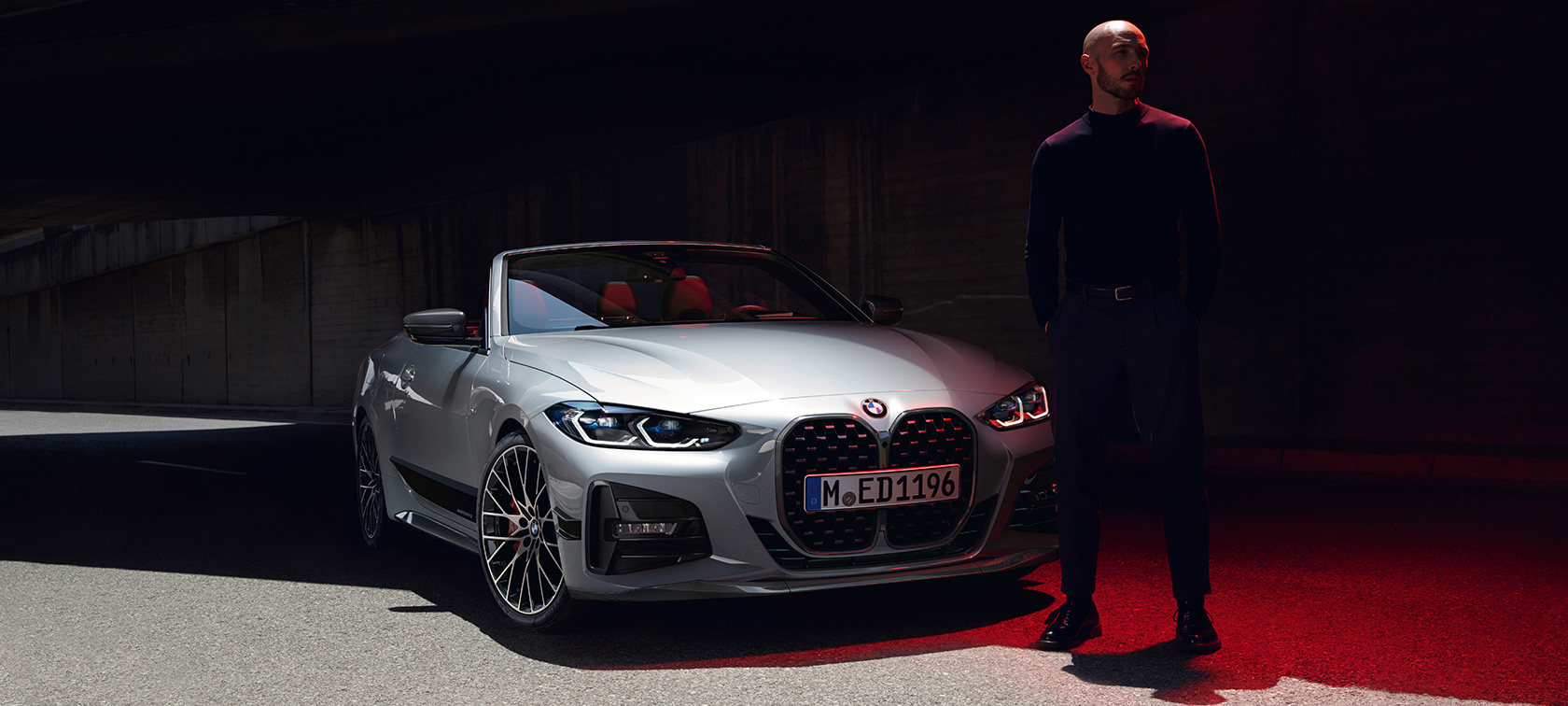 BMW 4er Cabrio G23 2020 Weiß Dreiviertel-Frontansicht mit Model