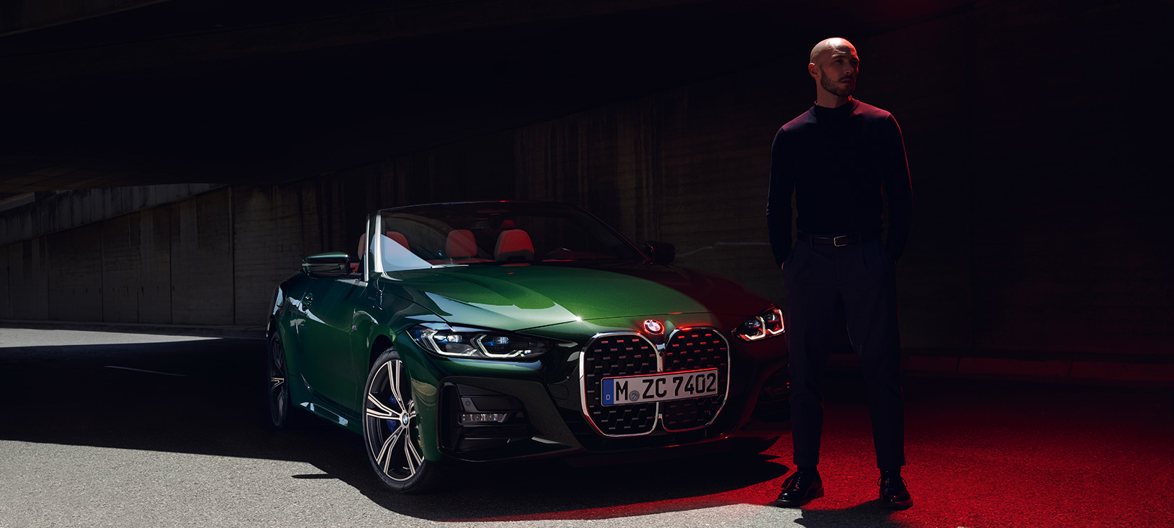 Frontansicht BMW 4er Cabrio G23 2020 BMW 4er Cabrio G23 2020 Sanremo Green metallic Frontansicht mit Model