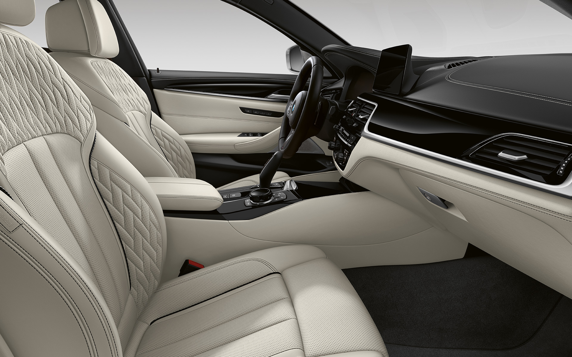 BMW 5er Touring G31 Facelift 2020 Interieur in BMW Individual Volllederausstattung 'Merino' | Rauchweiß