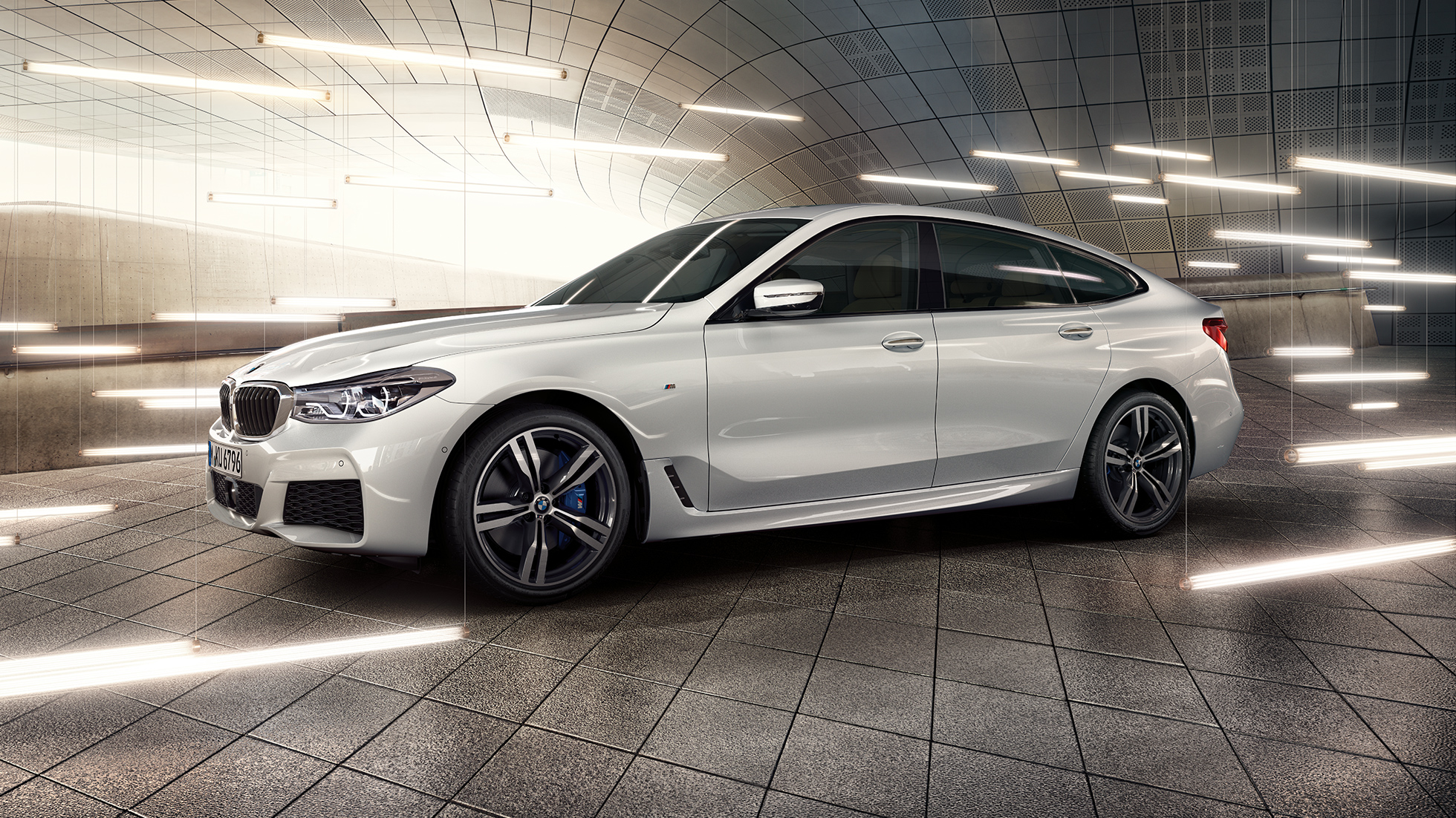 BMW 6er Gran Turismo G32 Seitenansicht BMW 6er Gran Turismo G32 2017 Mineralweiß metallic Seitenansicht mit Front