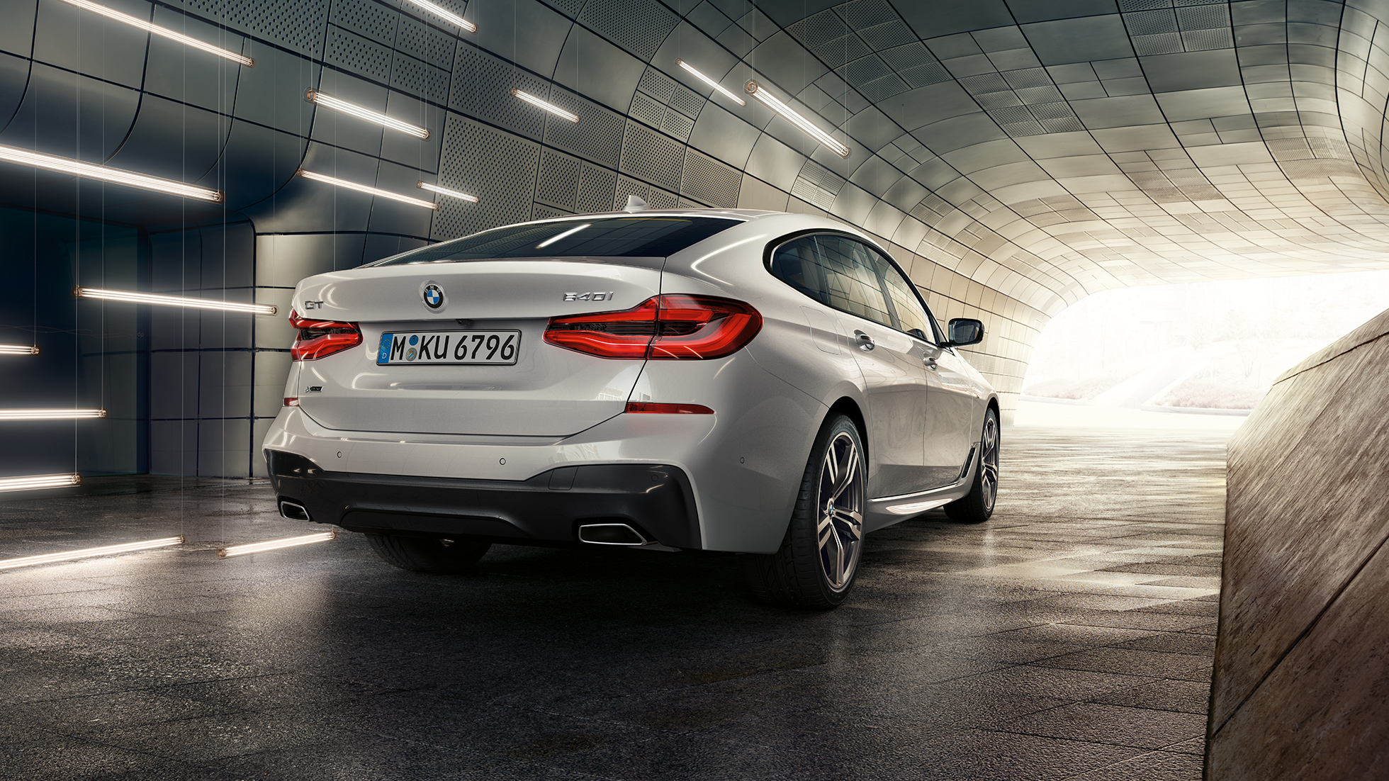 BMW 6er Gran Turismo G32 Dreiviertel-Heckansicht BMW 6er Gran Turismo G32 2017 Mineralweiß metallic Dreiviertel-Heckansicht
