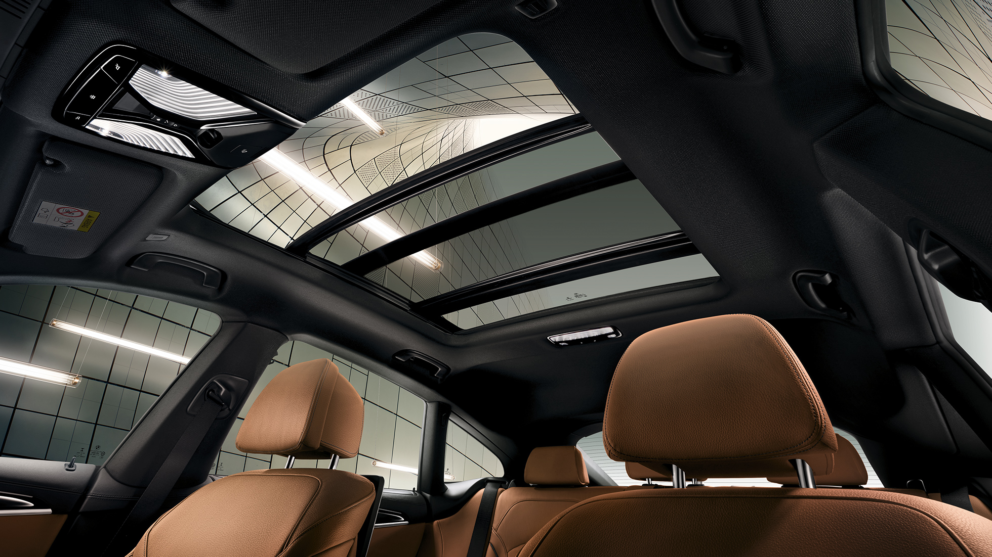 Panorama-Glasdach BMW 6er Gran Turismo G32 Panorama-Glasdach BMW 6er Gran Turismo G32 2017 Mineralweiß metallic Interieur