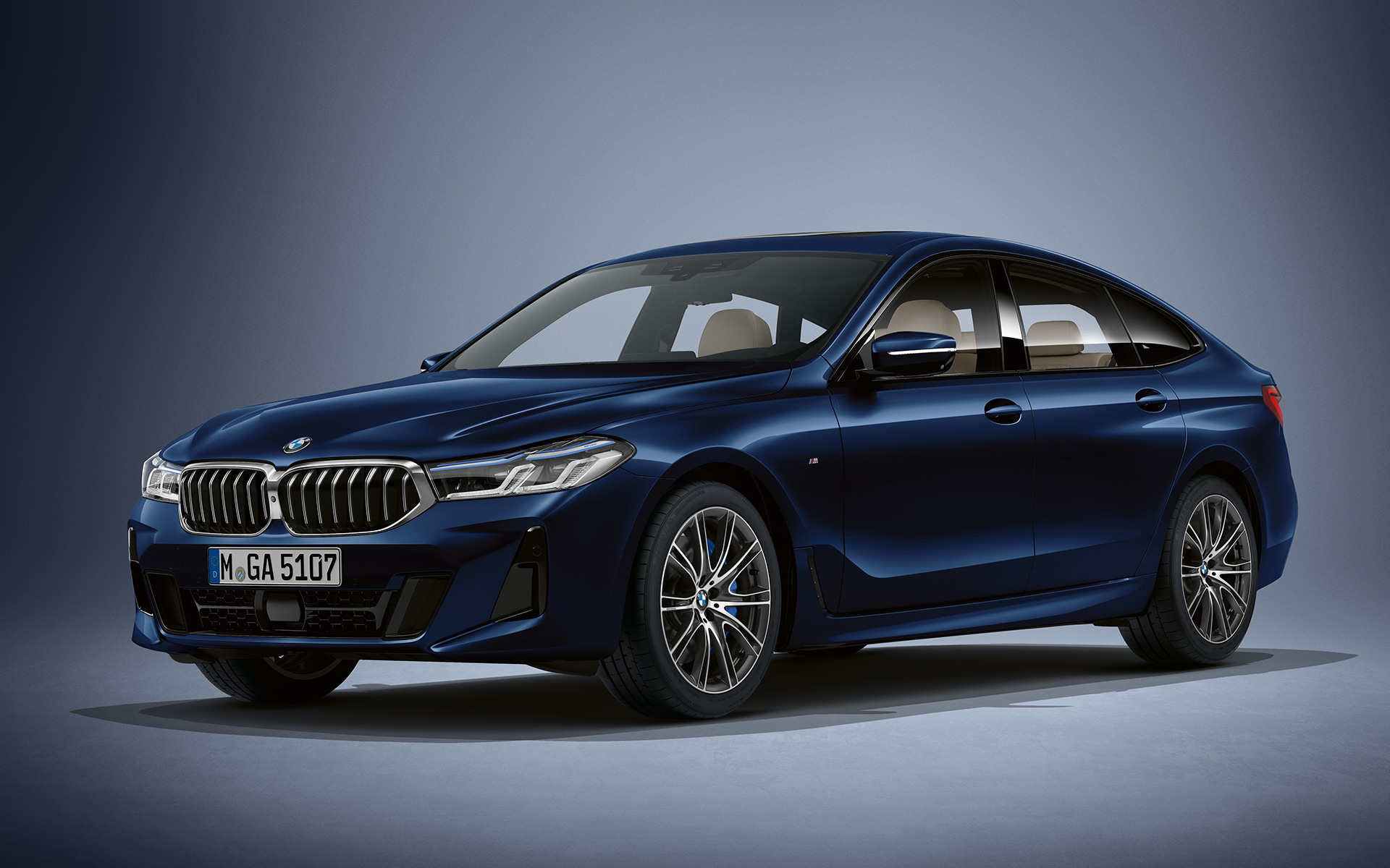 BMW Individual Lackierung Tansanitblau metallic BMW 6er Gran Turismo G32 2020 Dreiviertel-Front stehend