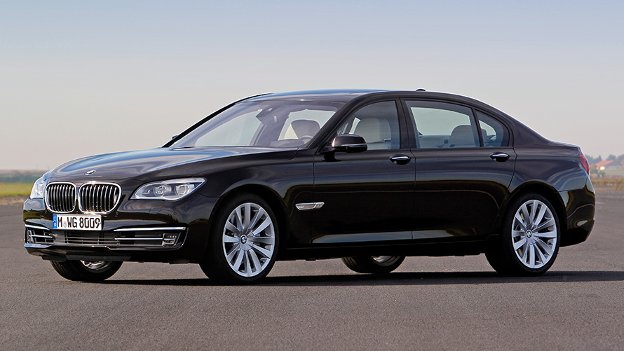 BMW 7er Limousine (F02) 7/8-Seitenansicht stehend BMW 7er Limousine (F02) 7/8-Seitenansicht stehend