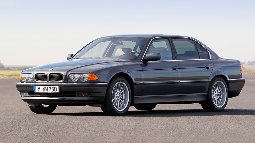 BMW 7er Limousine (E38) 7/8-Seitenansicht stehend BMW 7er Limousine (E38) 7/8-Seitenansicht stehend