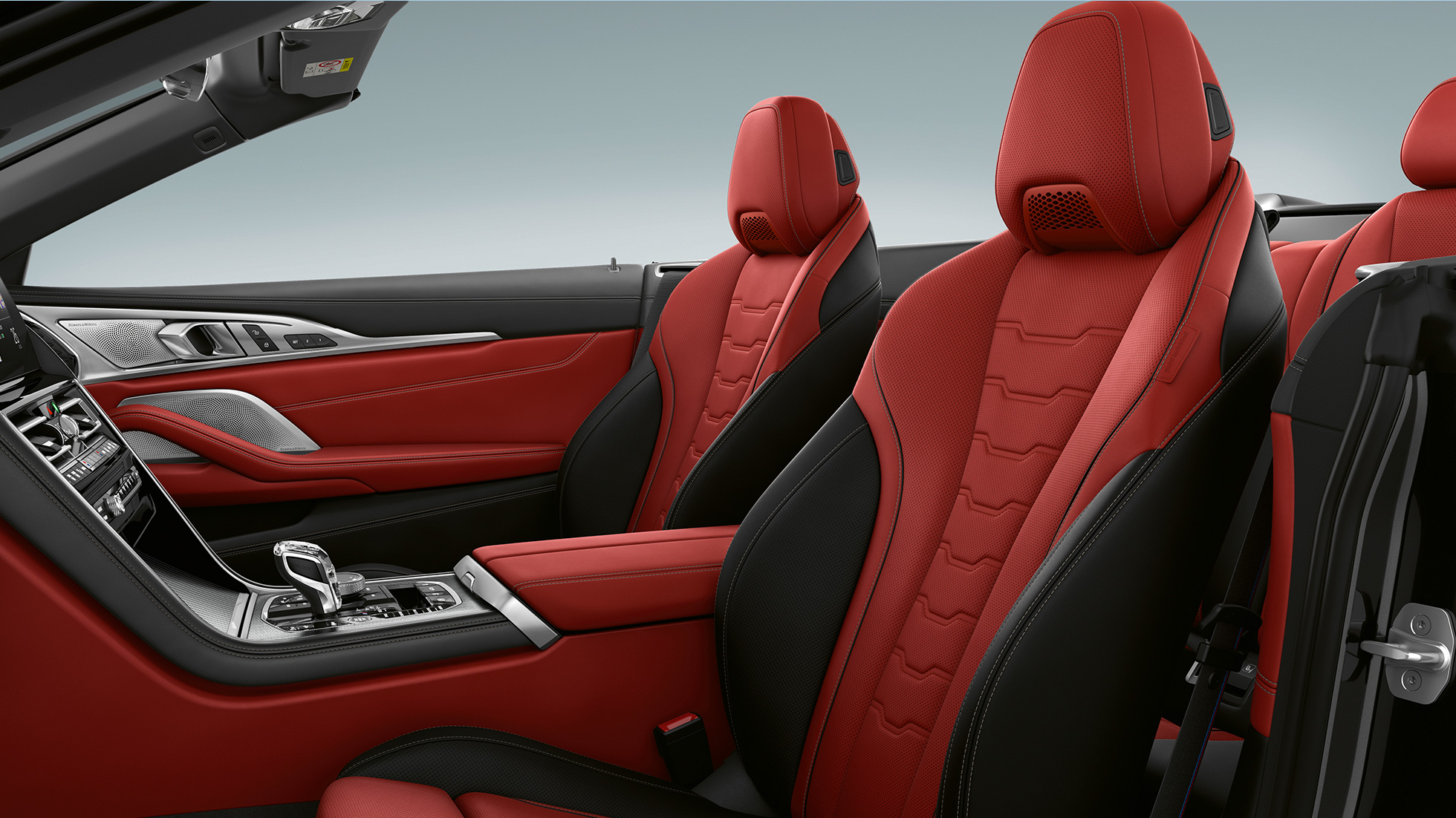 BMW M850i xDrive, Carbonschwarz metallic, BMW Individual erweiterte Lederausstattung in Leder 'Merino' Fionarot/Schwarz. BMW M850i xDrive, Carbonschwarz metallic, BMW Individual erweiterte Lederausstattung in Leder 'Merino' Fionarot/Schwarz.