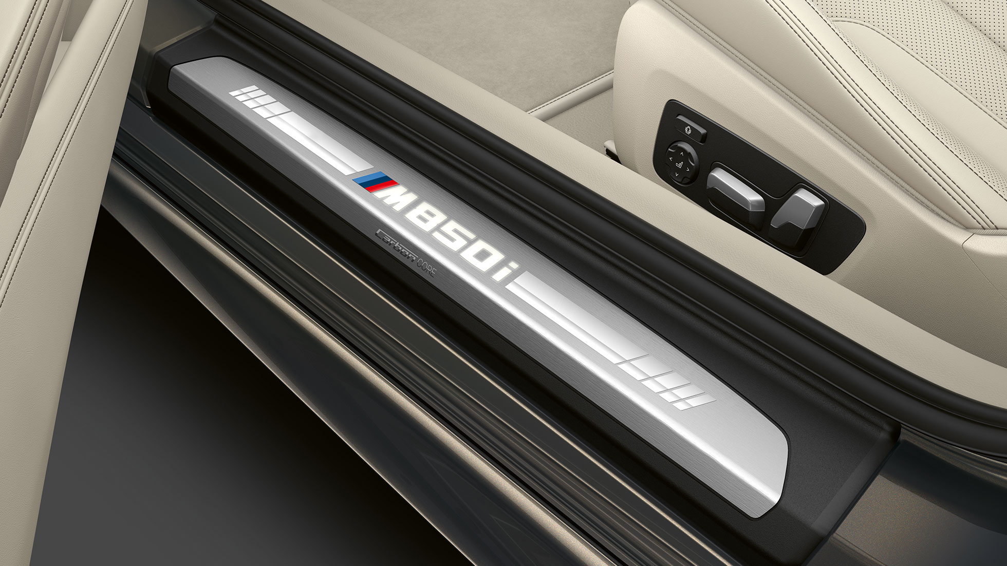 BMW M850i xDrive, Dravitgrau metallic, Einstiegsleiste. BMW M850i xDrive, Dravitgrau metallic, Einstiegsleiste.