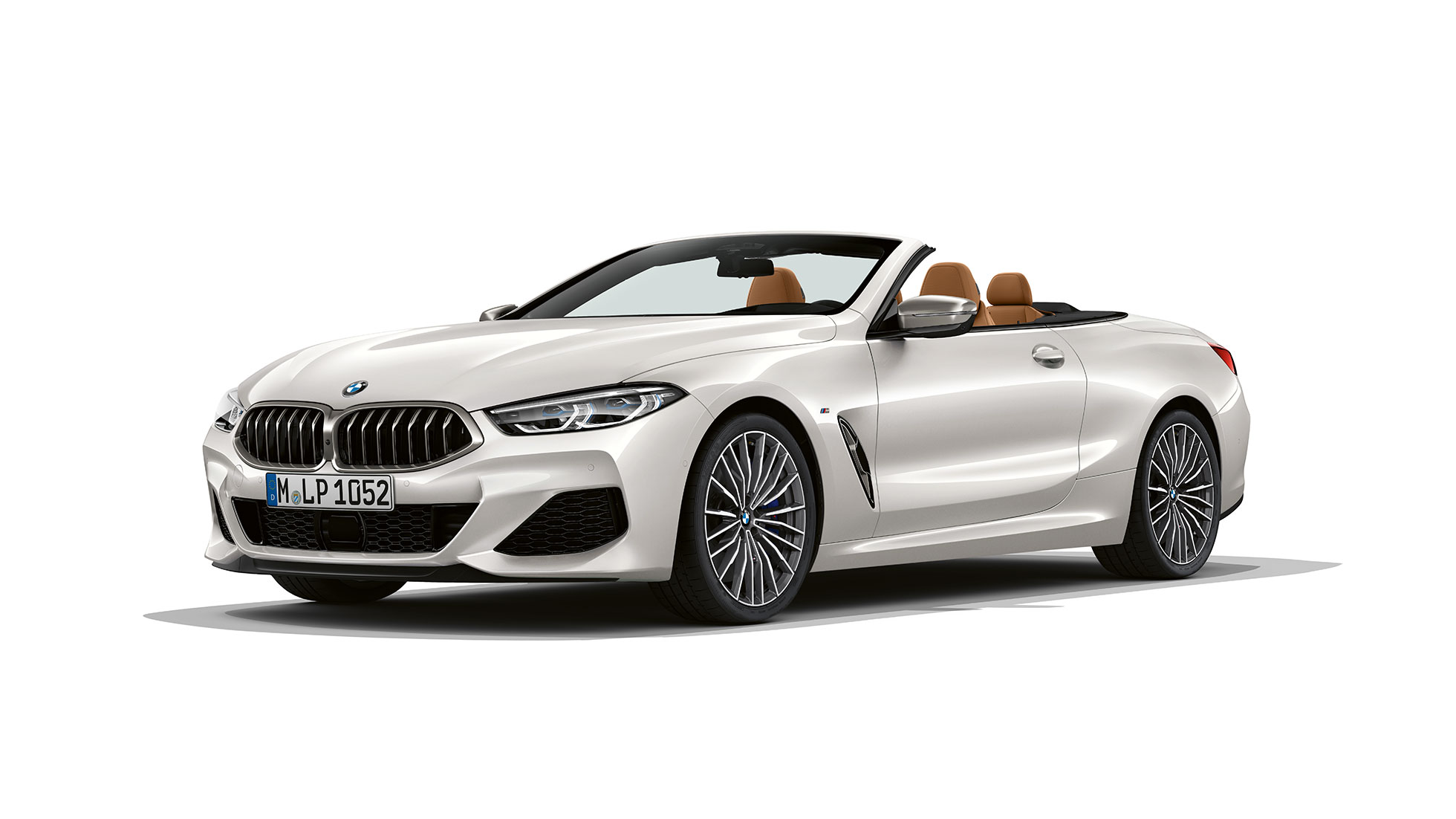 BMW M850i xDrive, Mineralweiß metallic, Dreiviertelansicht Front. BMW M850i xDrive, Mineralweiß metallic, Dreiviertelansicht Front.