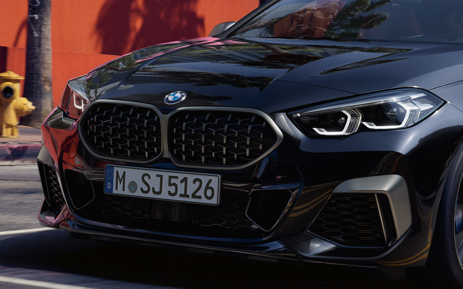 Frontdesign BMW M235i xDrive Gran Coupé F44 2020 Saphirschwarz metallic Dreiviertel-Frontansicht