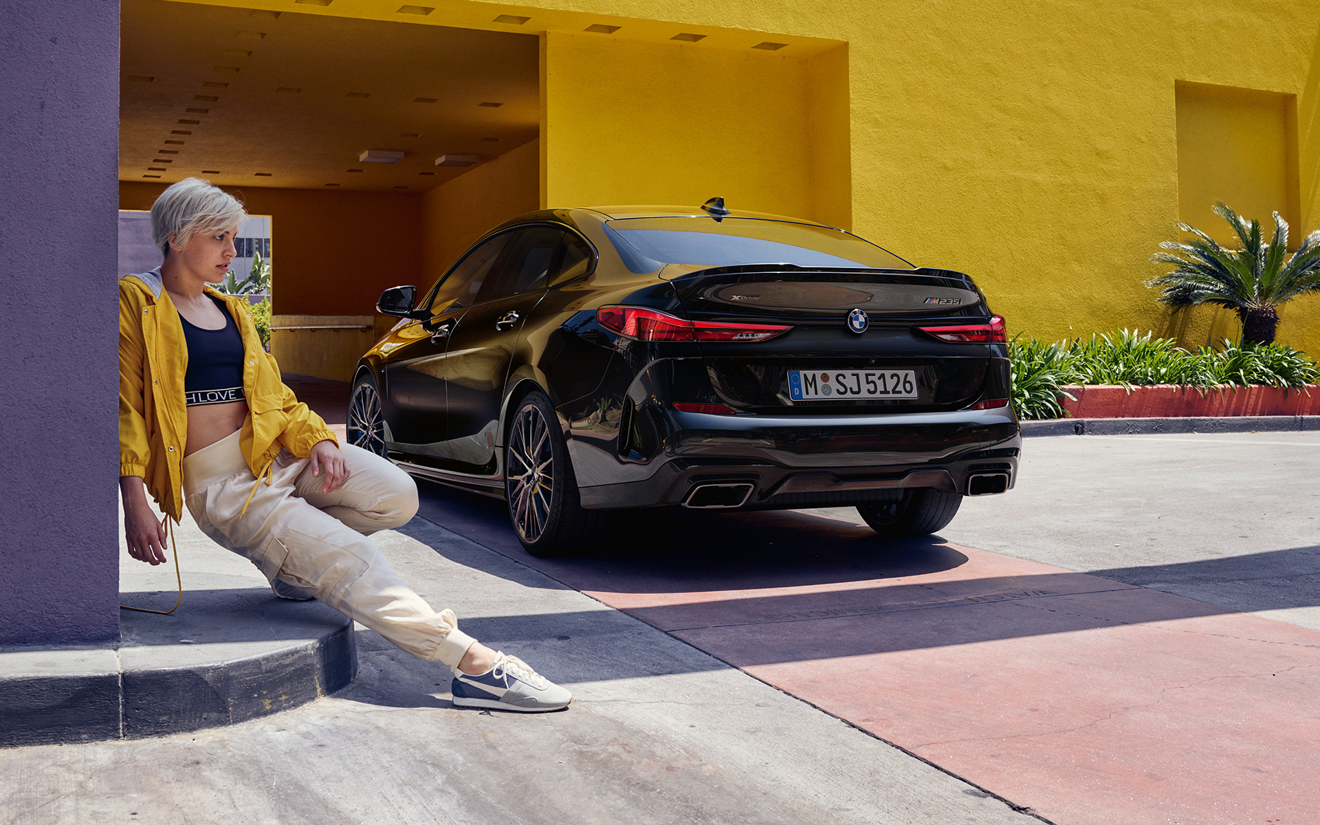 Coupélinie BMW M235i xDrive Gran Coupé F44 2020 Saphirschwarz metallic Dreiviertel-Seitenansicht