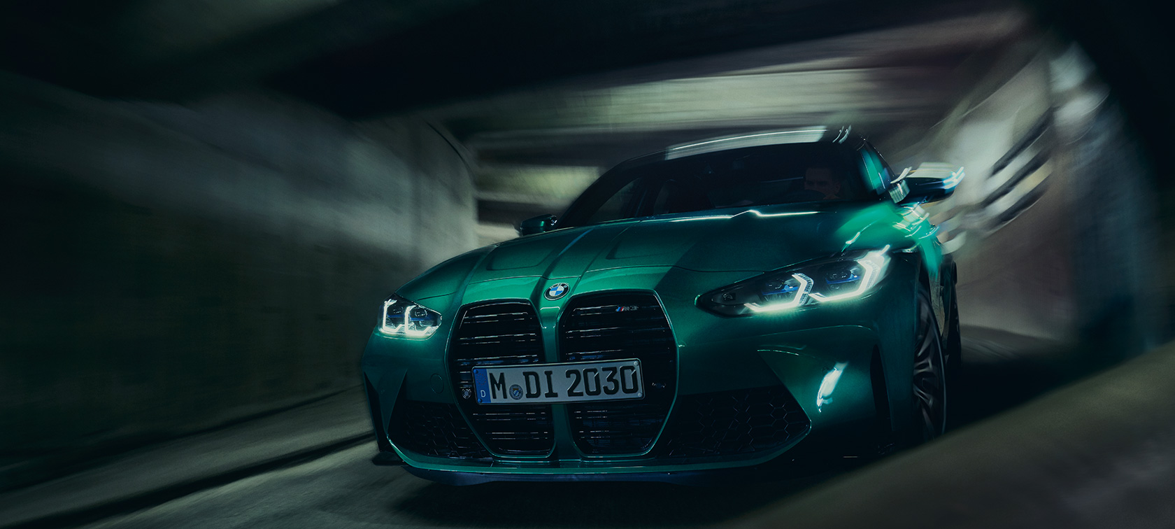 BMW M3 CS G80 Dreiviertel Frontansicht fahrend auf Rennstrecke