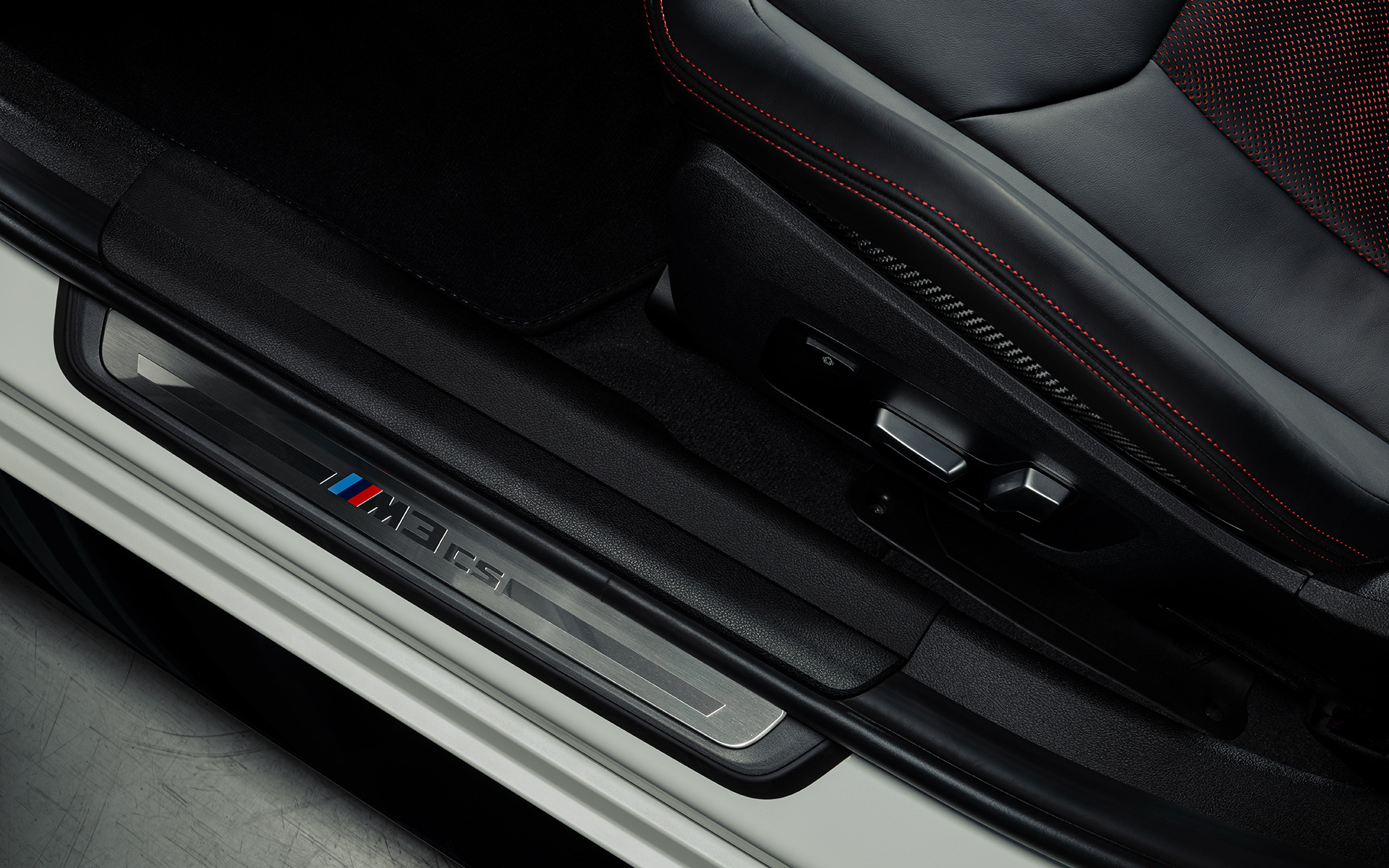 BMW M3 CS G80 CS-spezifische Einstiegsleiste