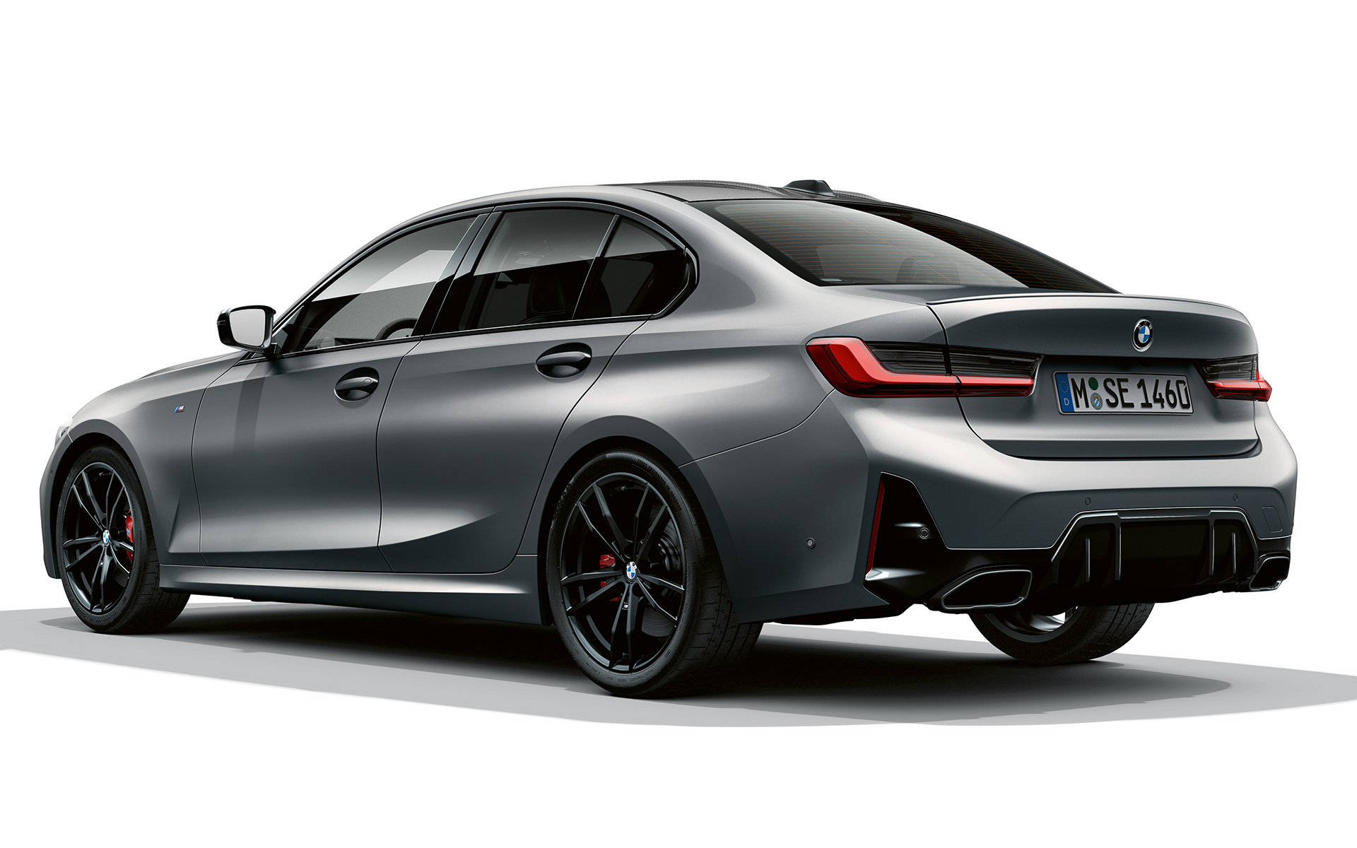 BMW M340i xDrive Limousine G20 BMW Individual Frozen Pure Grey metallic Dreiviertel Heckansicht M Heckspoiler