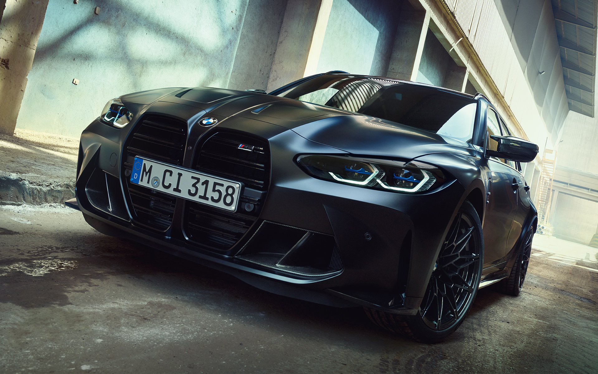 BMW M3 Competition Touring G81 BMW Individual Frozen Black metallic M Design Dreiviertel Frontansicht