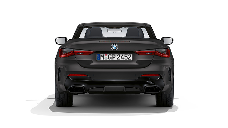 BMW M440i xDrive Cabrio G23 2020 BMW Individual Frozen Deep Grey metallic Heckansicht mit geöffnetem Stoffverdeck