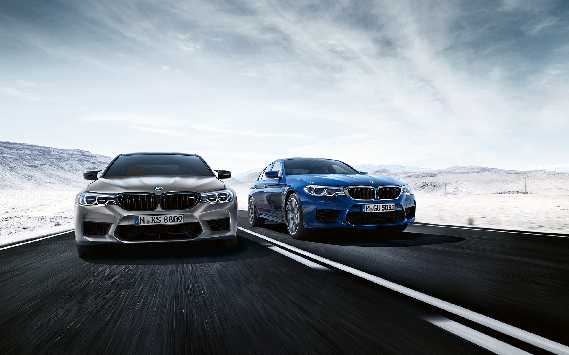 Blauer BMW M5 überholt grauen BMW M5 Blauer BMW M5 überholt grauen BMW M5