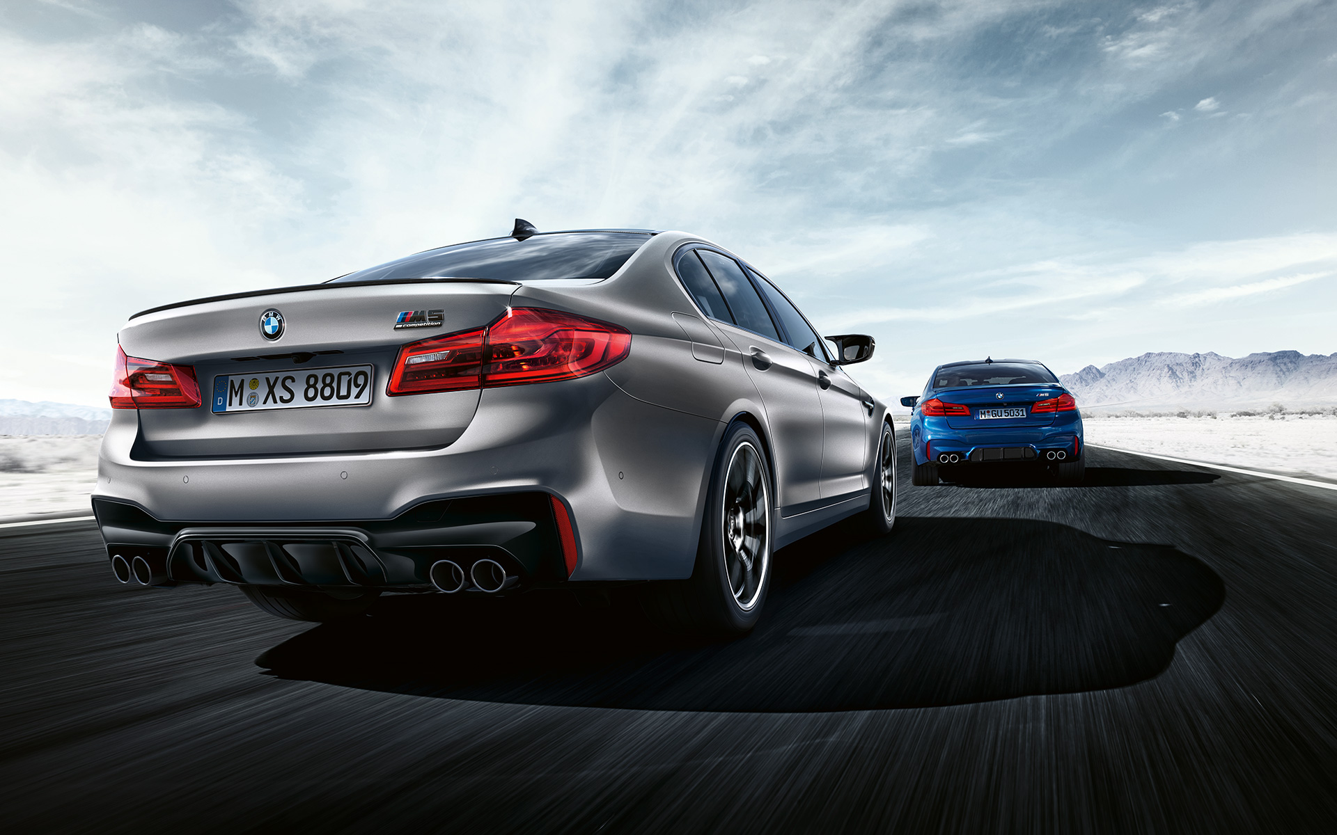 Grauer BMW M5 überholt blauen BMW M5 Grauer BMW M5 überholt blauen BMW M5