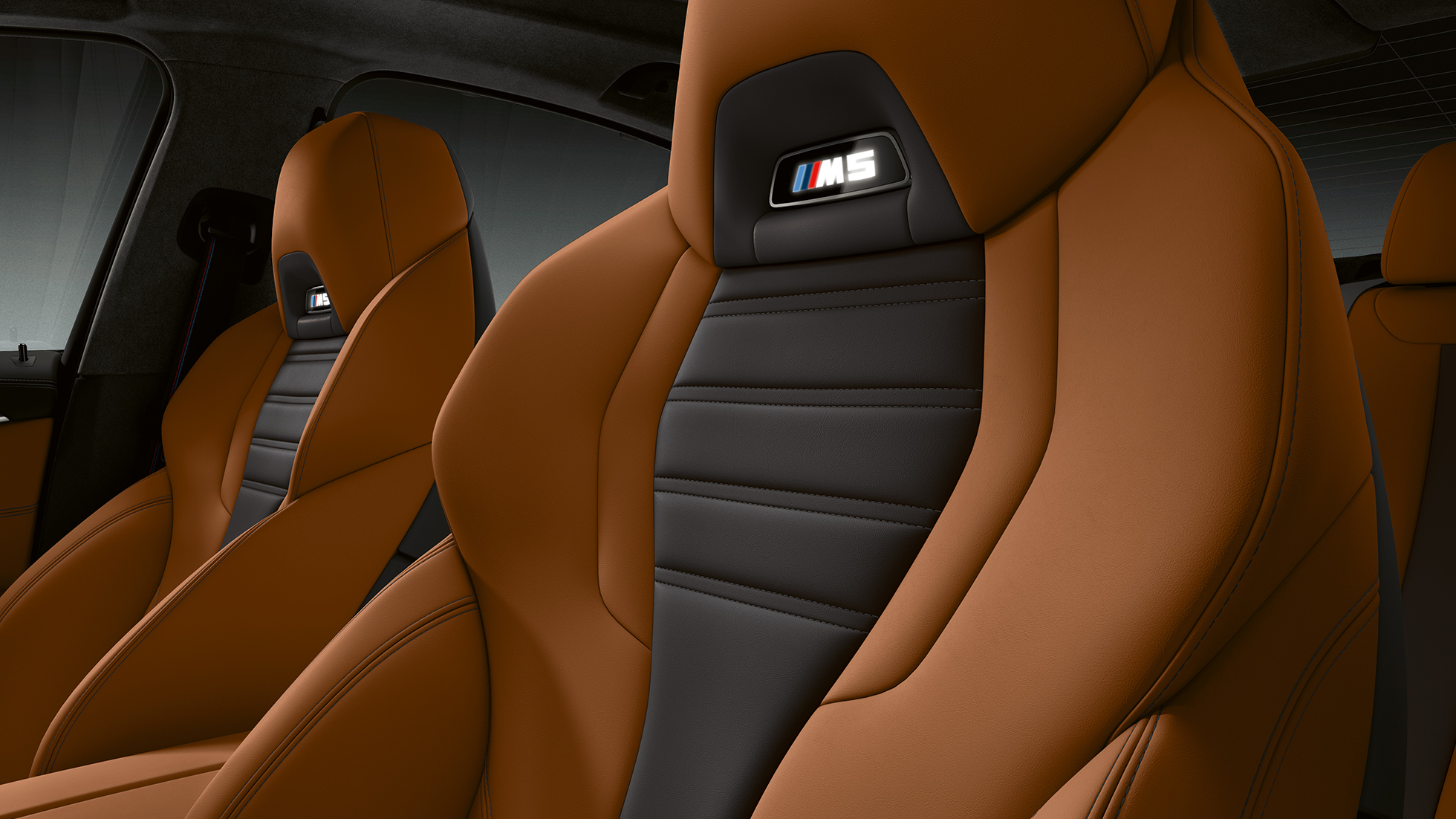 BMW Interieur. BMW M5 Competition Nierendesign Frontansicht.