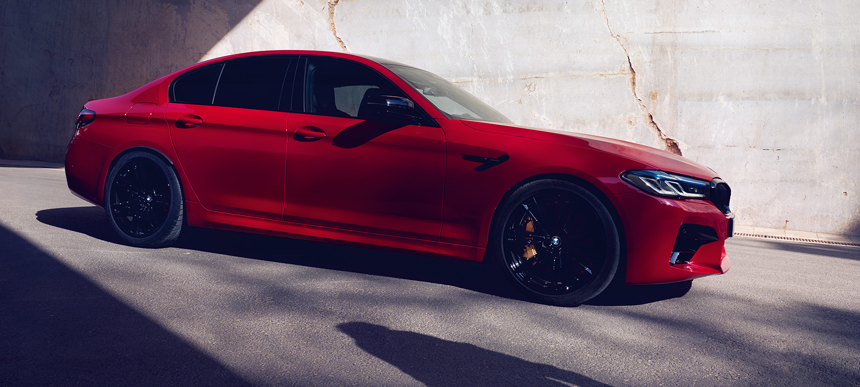 BMW M5 Competition F90 LCI Facelift 2020 BMW Individual Imola Rot Seitenansicht
