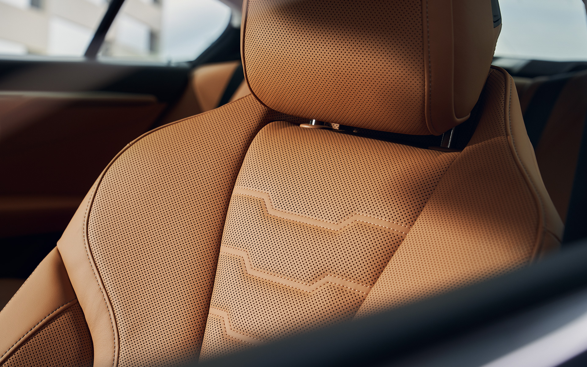 BMW M850i xDrive Gran Coupé G16 LCI Facelift 2022 BMW Individual Volllederausstattung 'Merino' Cognac Nahaufnahme