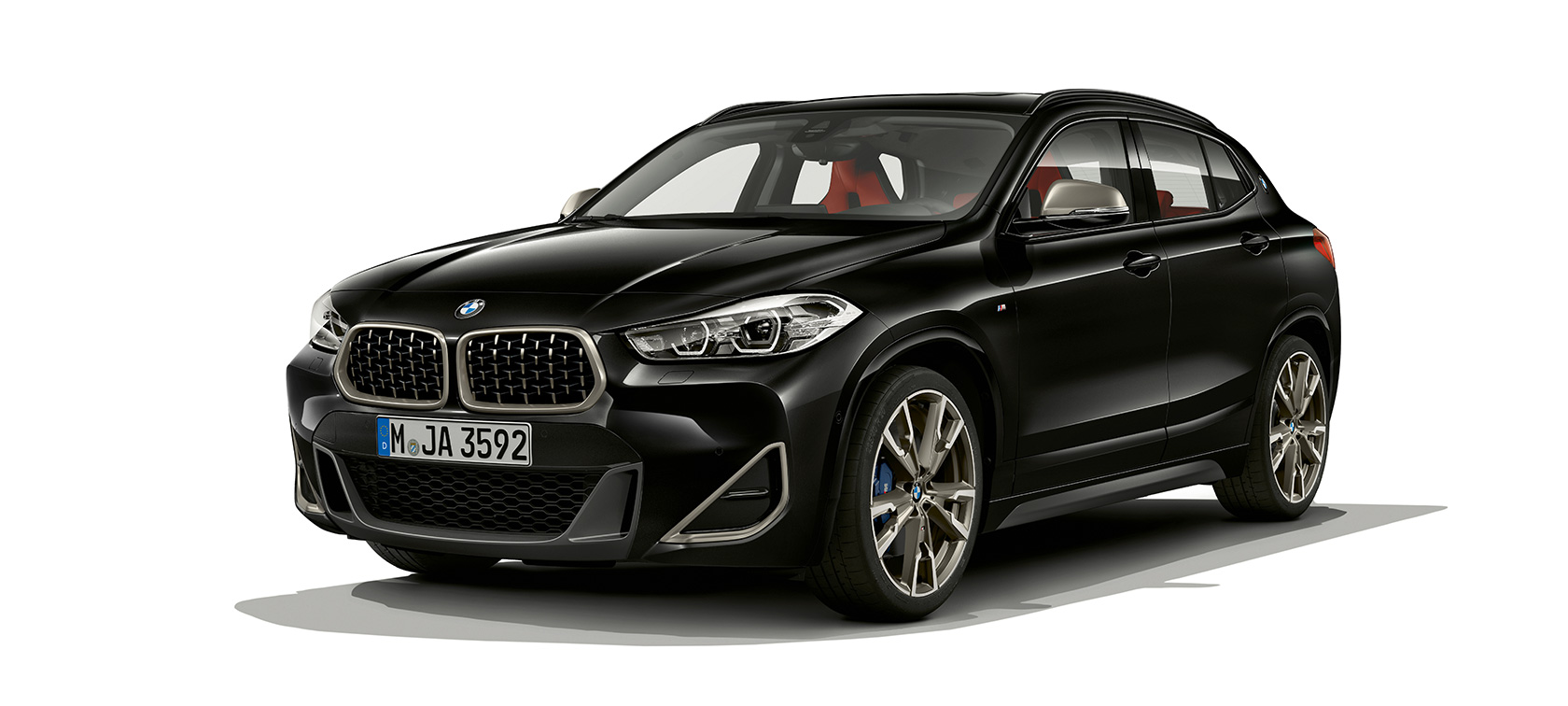 Dreiviertel-Frontansicht BMW X2 M35i F39 Dreiviertel-Frontansicht BMW X2 M35i 2018 F39 Saphirschwarz metallic