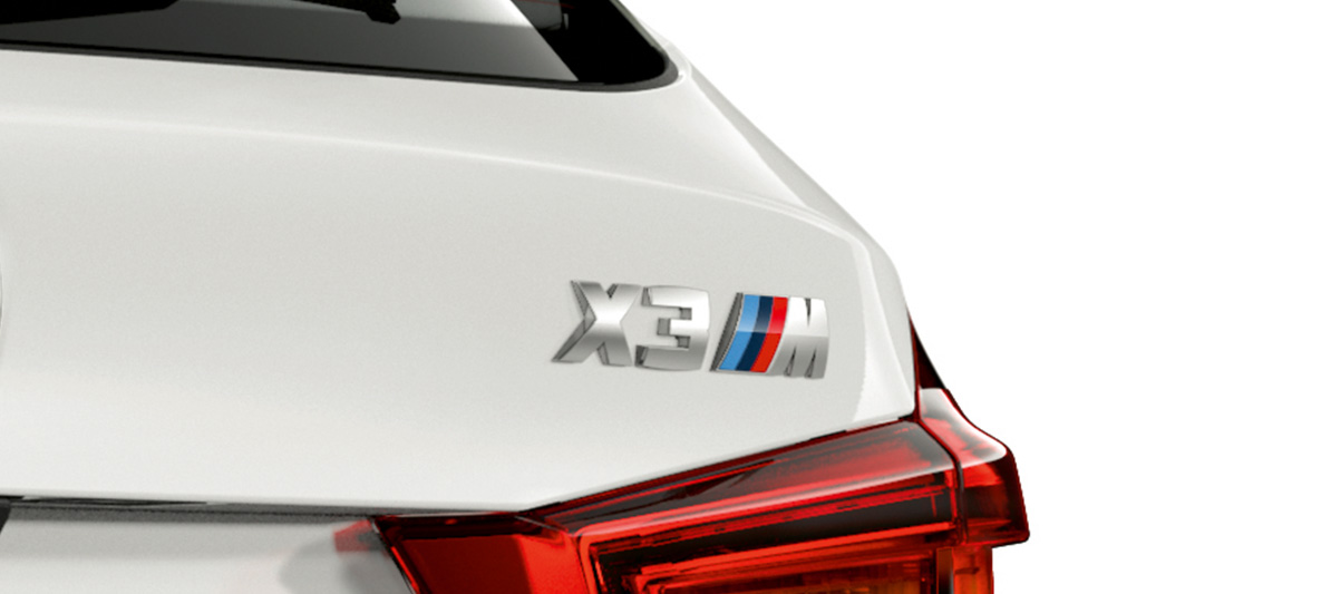 BMW X3 M SUV, Modellkennzeichnung F97. BMW X3 M SUV in Alpinweiß, Exterieur, Heck mit Modellkennzeichnung F97.