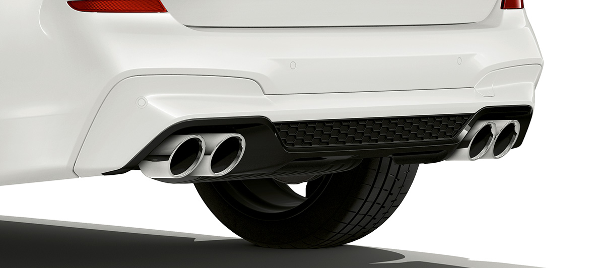 BMW X3 M SUV, Auspuffendrohre in Chrom F97. BMW X3 M SUV in Alpinweiß, Exterieur, Heck mit Auspuffendrohren in Chrom F97.