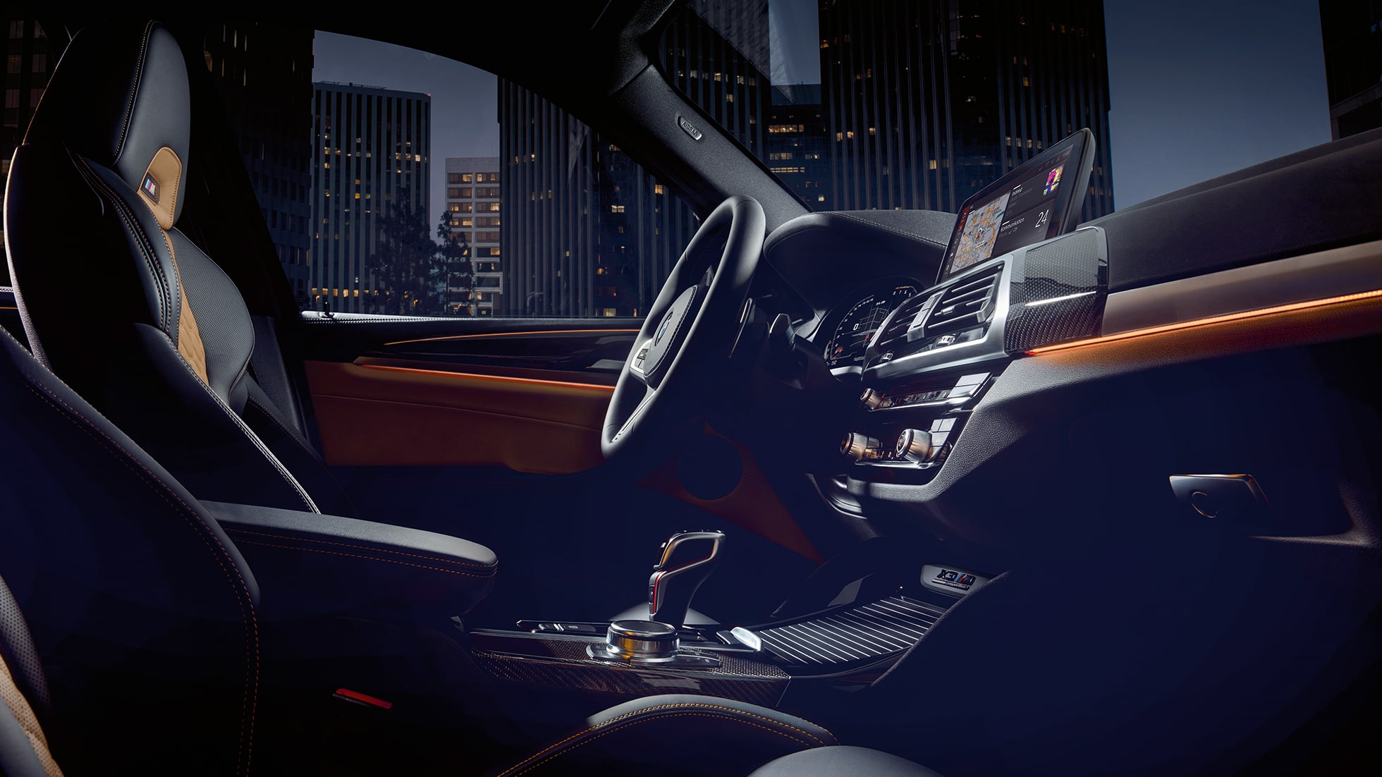 BMW X3 M Competition, exklusives Cockpit. BMW X3 M Competition, Interieur, exklusives Cockpit mit M Sportsitzen und M Lederlenkrad.