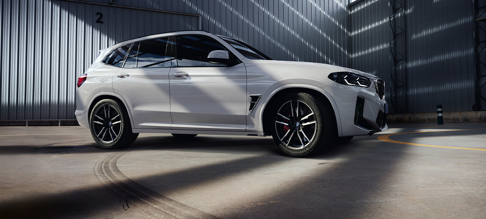 BMW X3 M F97 LCI Facelift 2021 Alpinweiß Dreiviertel-Seitenansicht