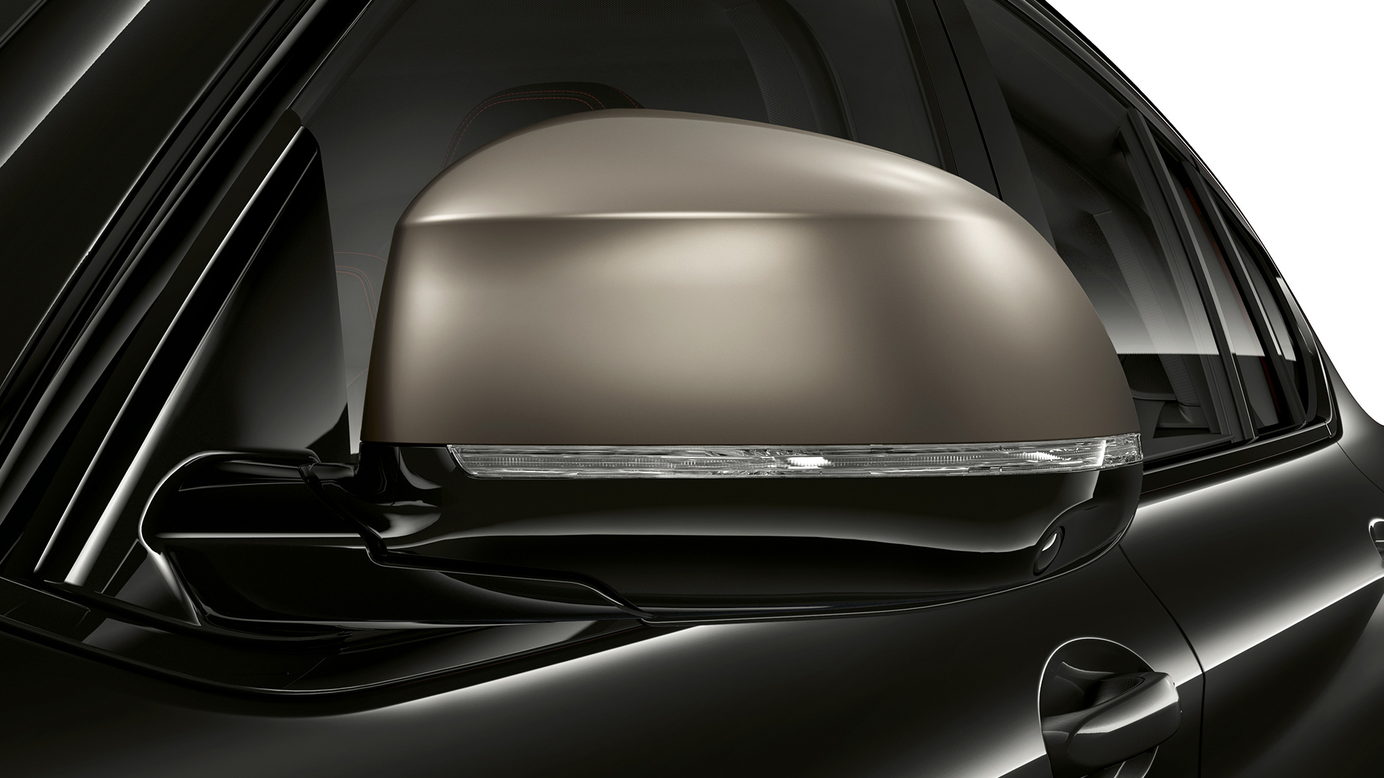 BMW X4 M40i und BMW X4 M40d, Spiegelkappen. BMW X4 M40i und BMW X4 M40d in Saphirschwarz metallic, Exterieur, galvanisierte Spiegelkappen in Cerium Grey.