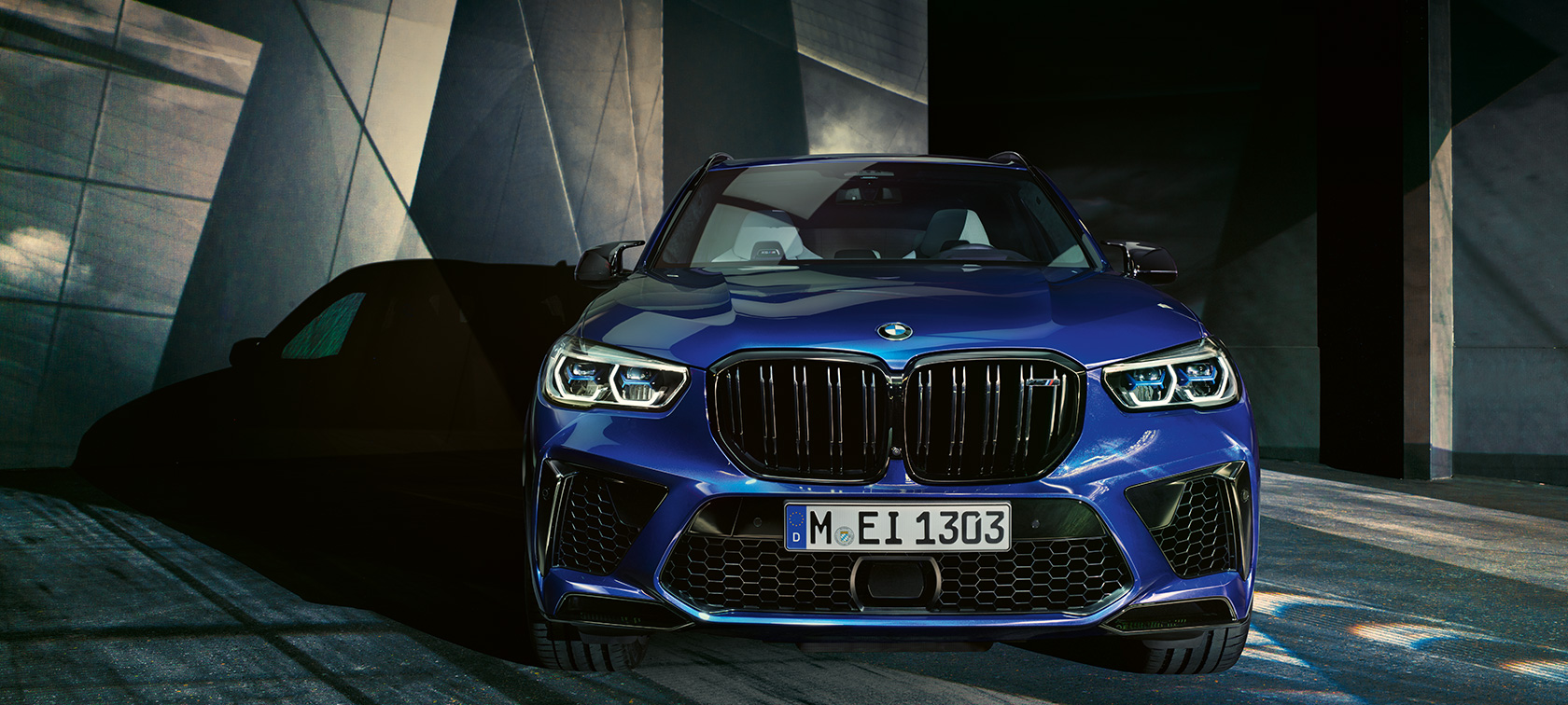 BMW X5 M Competition Frontansicht F95 BMW X5 M Competition Marina Bay Blau metallic F95 2020 Frontansicht