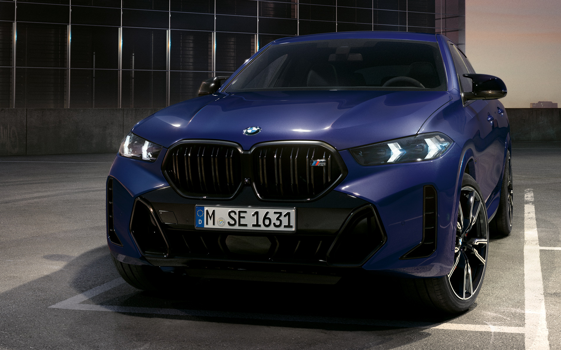 BMW X6 M60i xDrive G06 MP Scheinwerfer Nahaufnahme