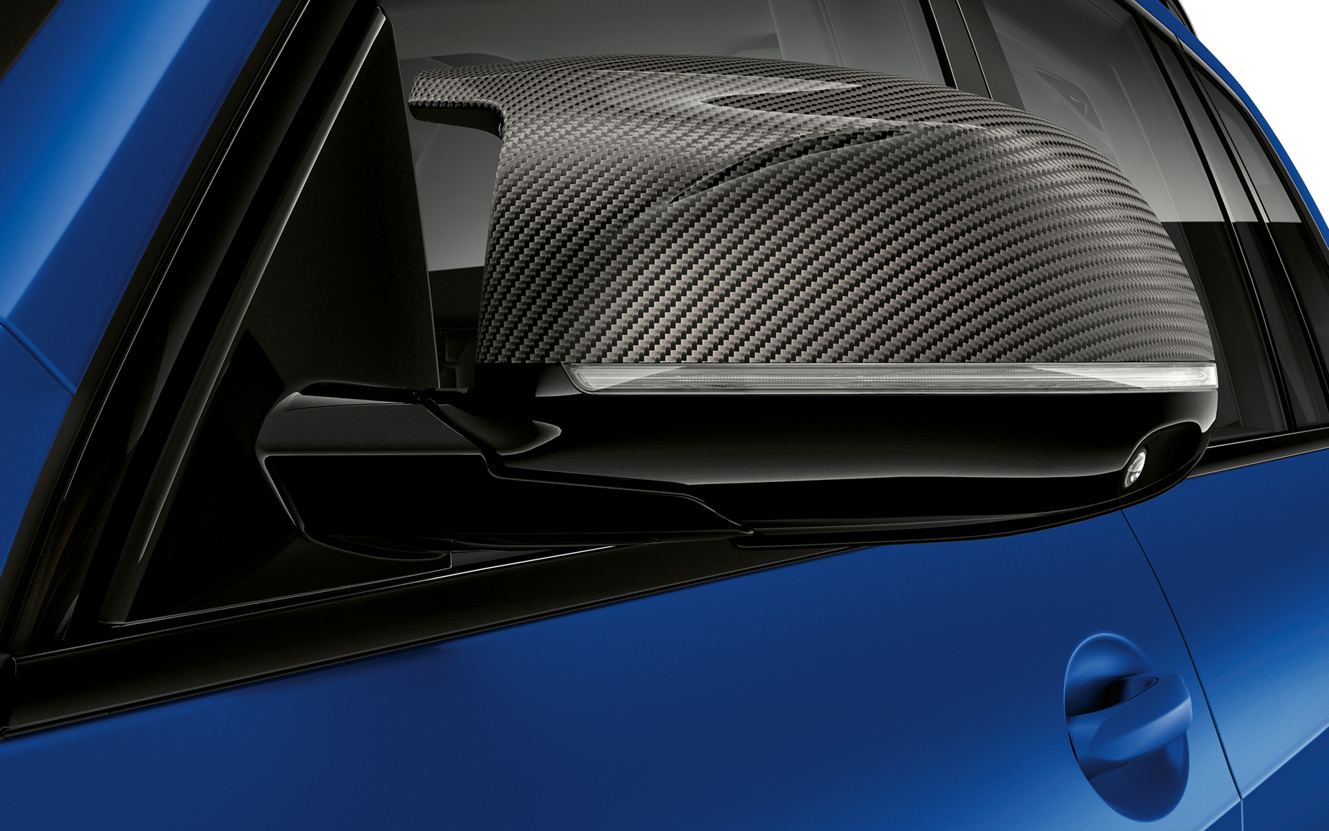 BMW X7 M60i xDrive G07 LCI M Carbon Spiegelkappen Nahaufnahme
