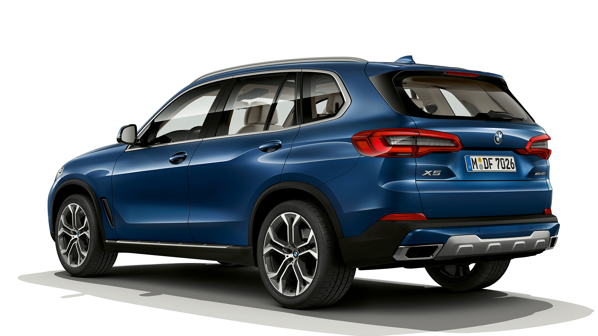 xLine BMW X5 xDrive40i SUV Dreiviertel-Heckansicht G05 xLine BMW X5 xDrive40i SUV G05 2018 Phytonicblau metallic Dreiviertel-Heckansicht