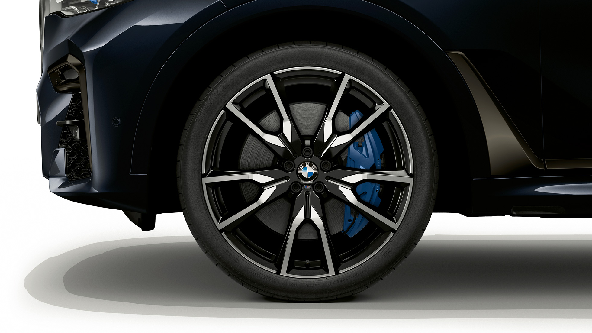BMW X7, M Sportpaket Leichtmetallrad Nahaufnahme des Leichtmetallrads des BMW X7 mit der Ausstattung des M Sportpaket