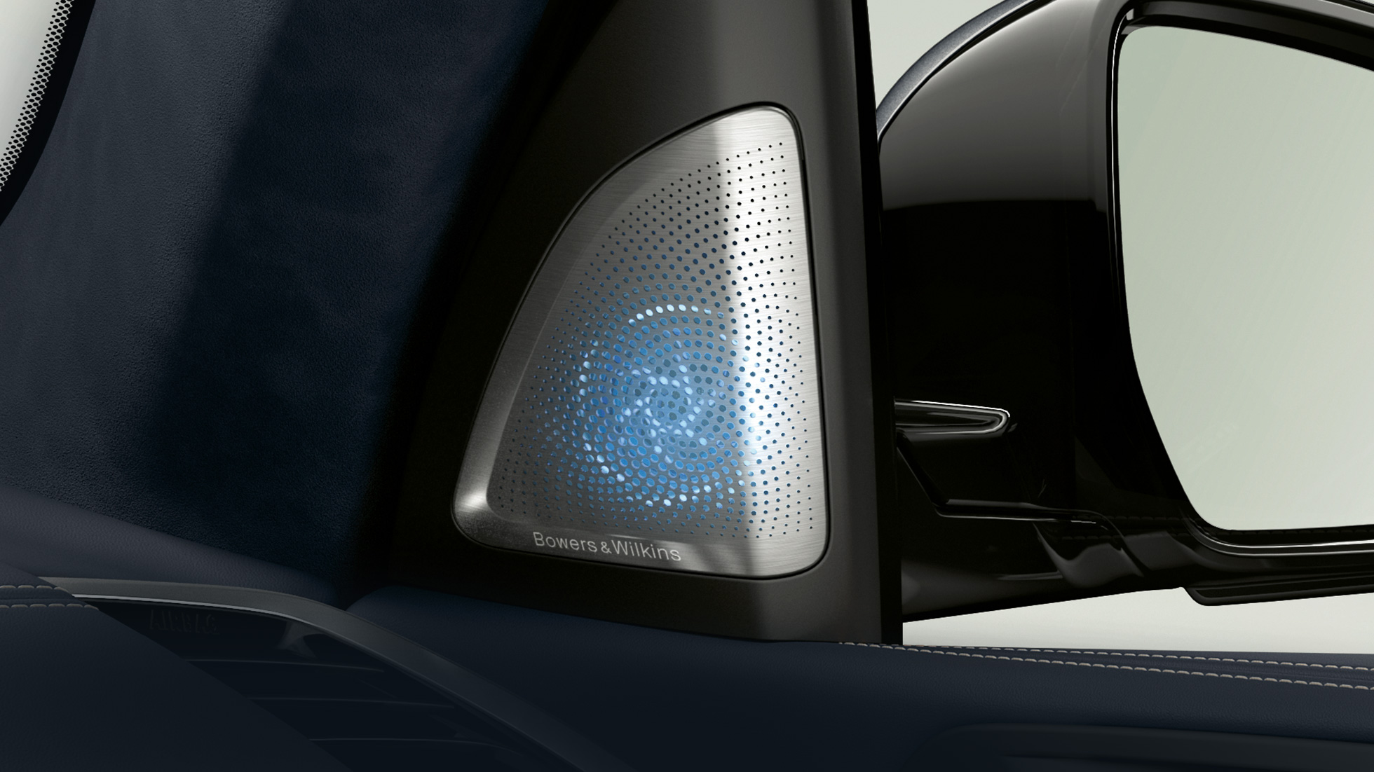 Bowers & Wilkins Diamond Surround Sound System Bowers & Wilkins: Nahaufnahme eines Diamond Surround Lautsprechers