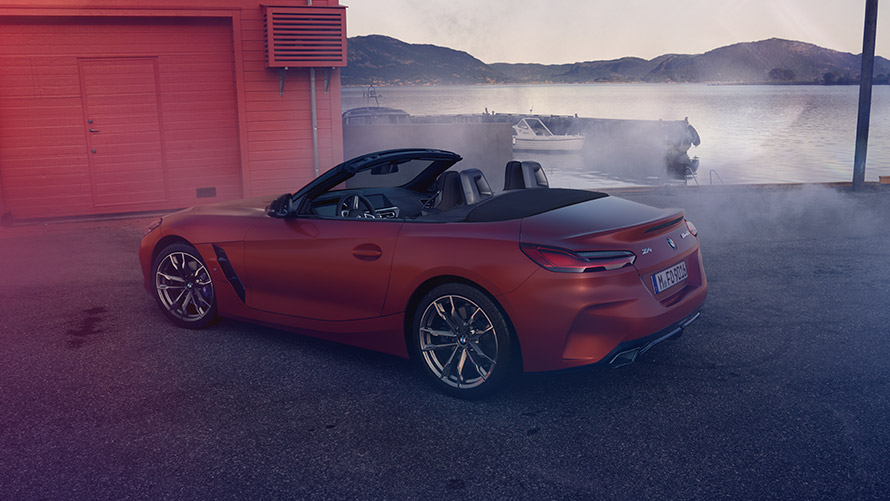 Heck der BMW Z4 M40i First Edition Stehende BMW Z4 M40i First Edition in der Heckansicht