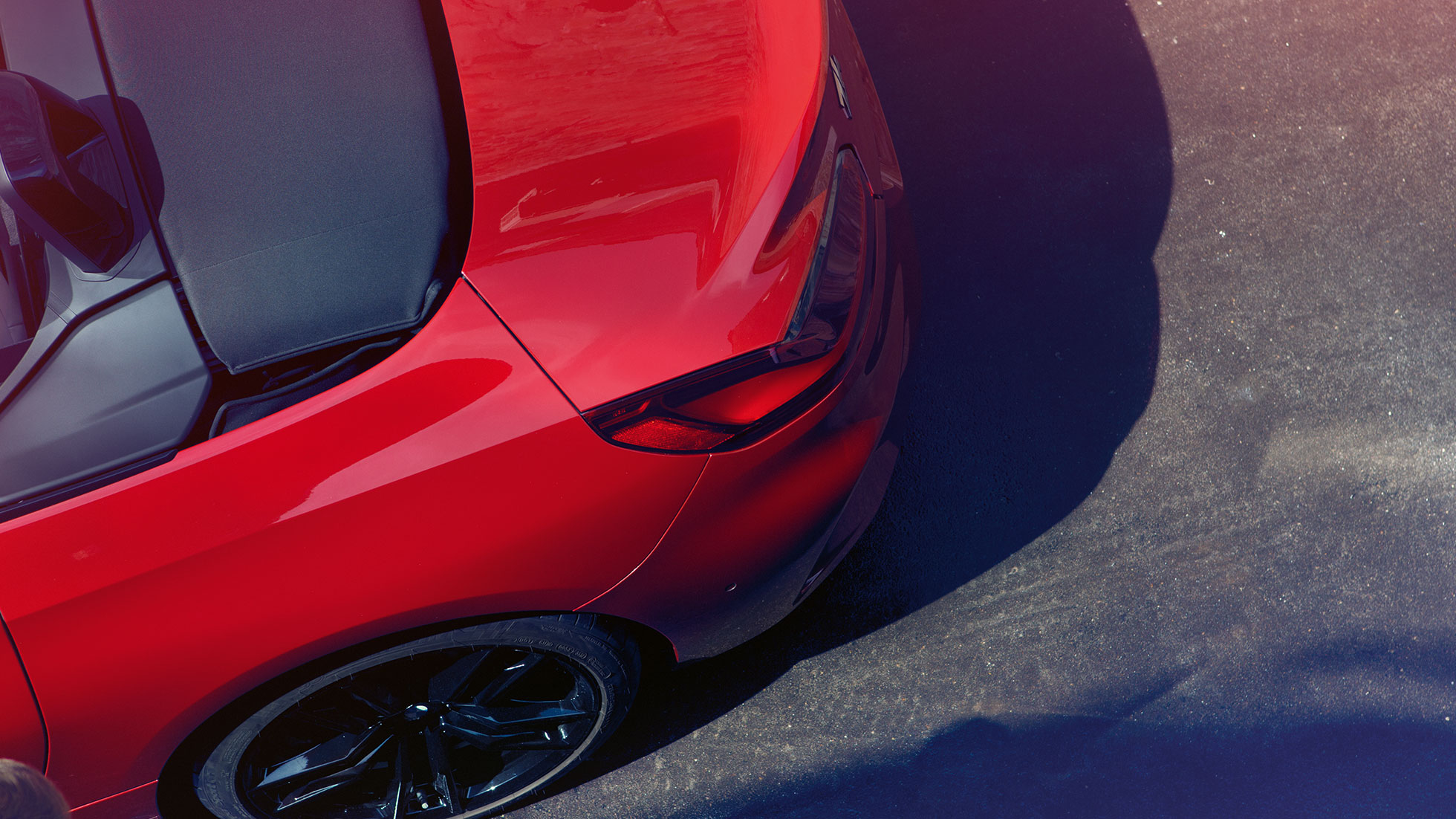 BMW Z4 Roadster Heck und Hinterrad G29 Heck und Hinterrad des BMW Z4 Roadster aus der Vogelperspektive G29