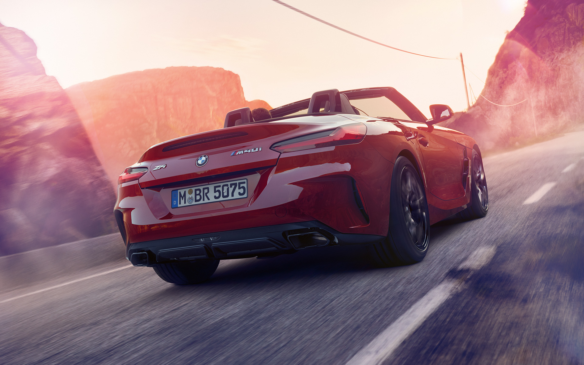 Heckaufnahme des BMW Z4 Roadster (G29) Heckaufnahme des BMW Z4 Roadster (G29) auf Landstraße