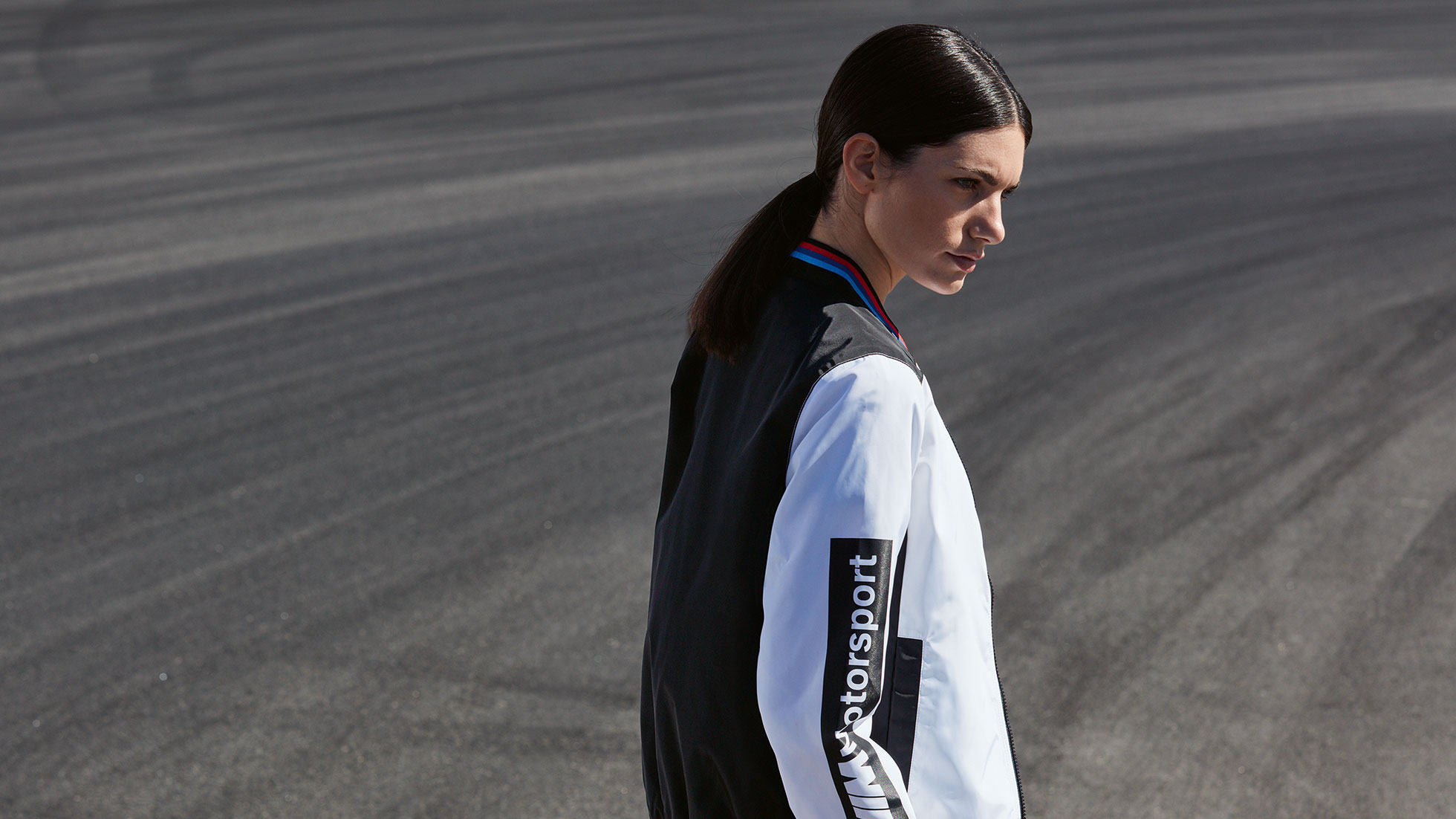 Zielsicher: die BMW M Motorsport Jacke für Damen. Das Bild zeigt die BMW M Motorsport Jacke für Damen.
